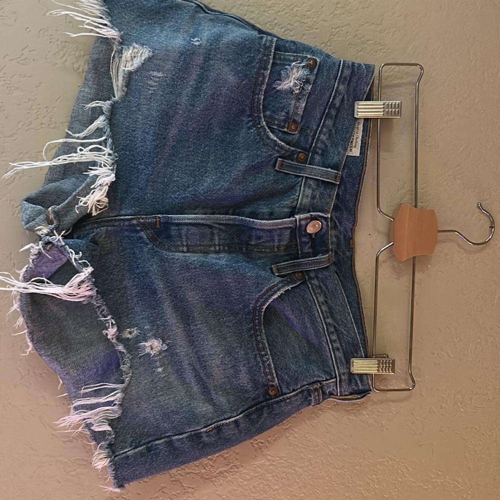 Levi’s 501 High-Rise Denim Shorts - Picture 2 of 6